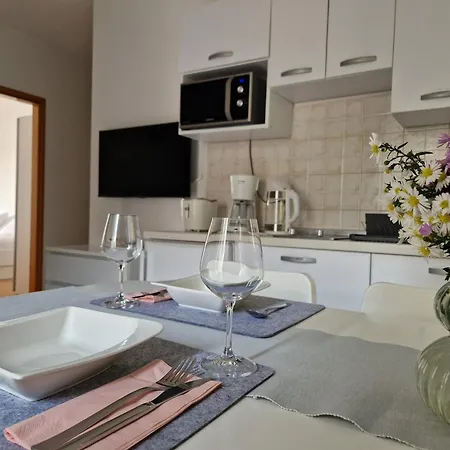 Apartment Nadija *